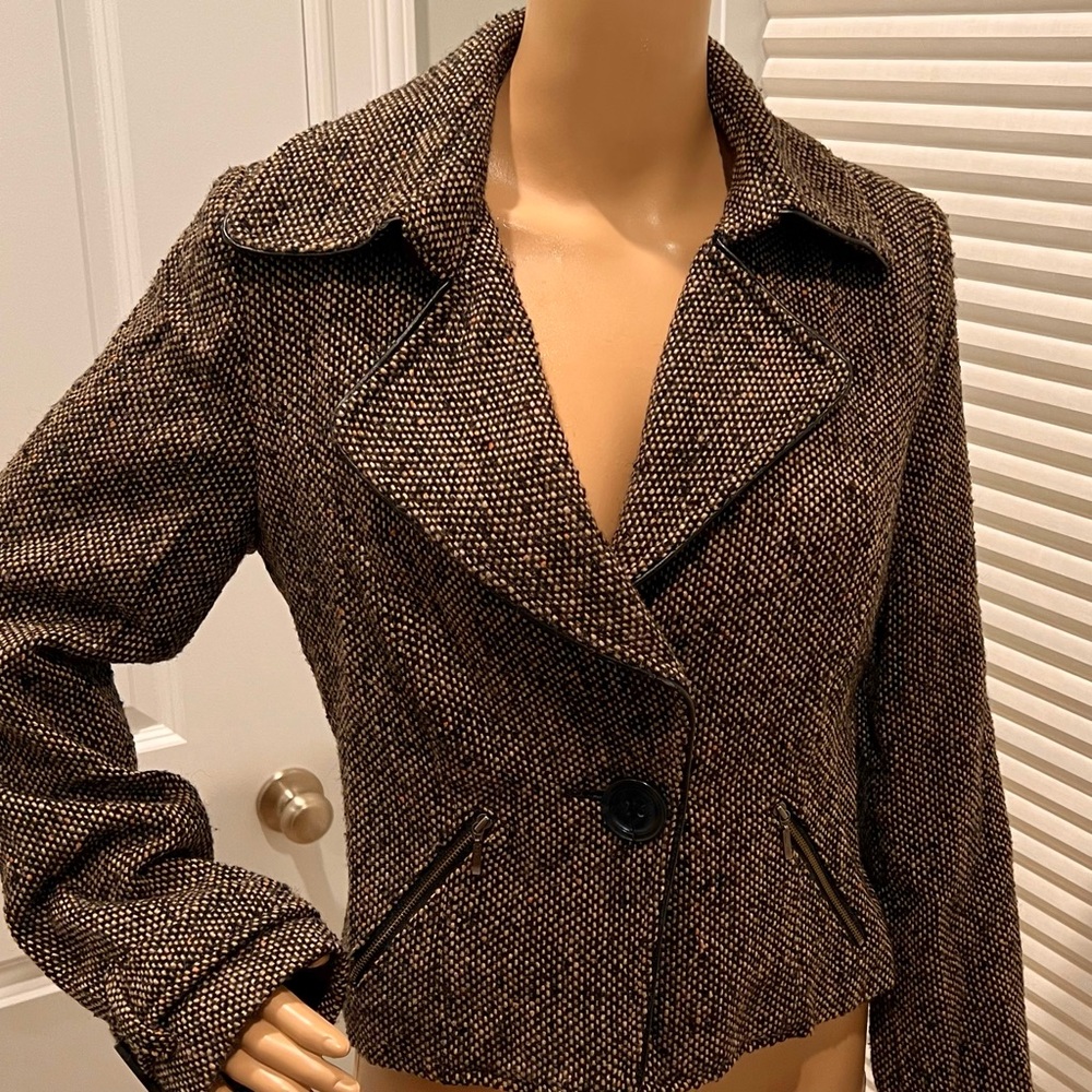 CAbi Short Tweed Jacket Single Button Size 8